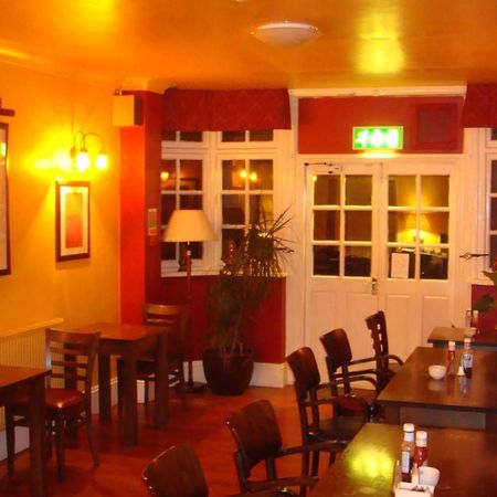 The Royal Standard Guest House Virginia Water Extérieur photo