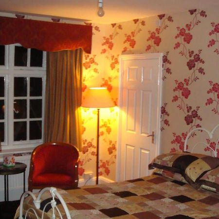 The Royal Standard Guest House Virginia Water Extérieur photo