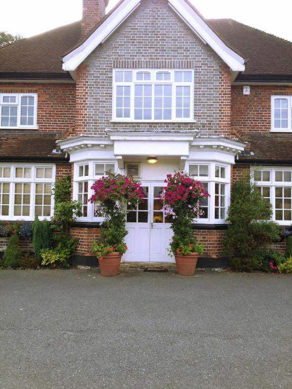 The Royal Standard Guest House Virginia Water Extérieur photo